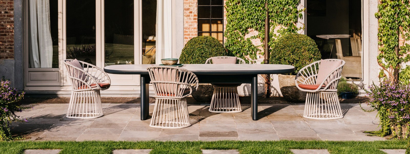 KETTAL Cala Slide background