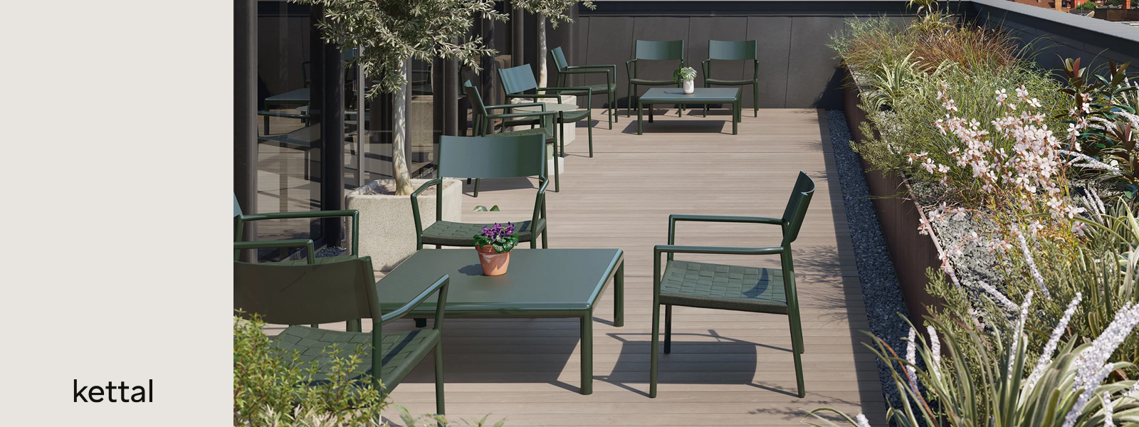 KETTAL Couchtische Slide background